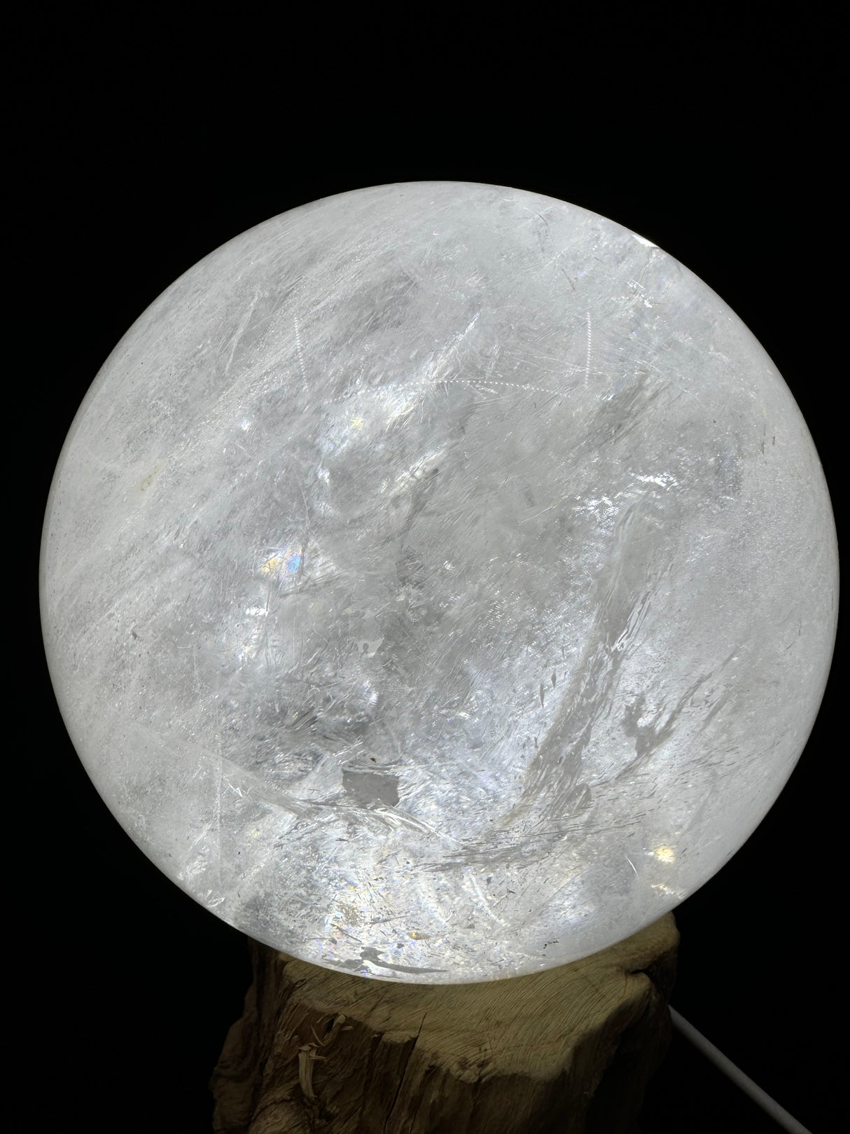 Clear Quartz Sphere from Madagascar - 3.074 Kilos - 13cm - “I have the power to manifest all my dreams and desires”.