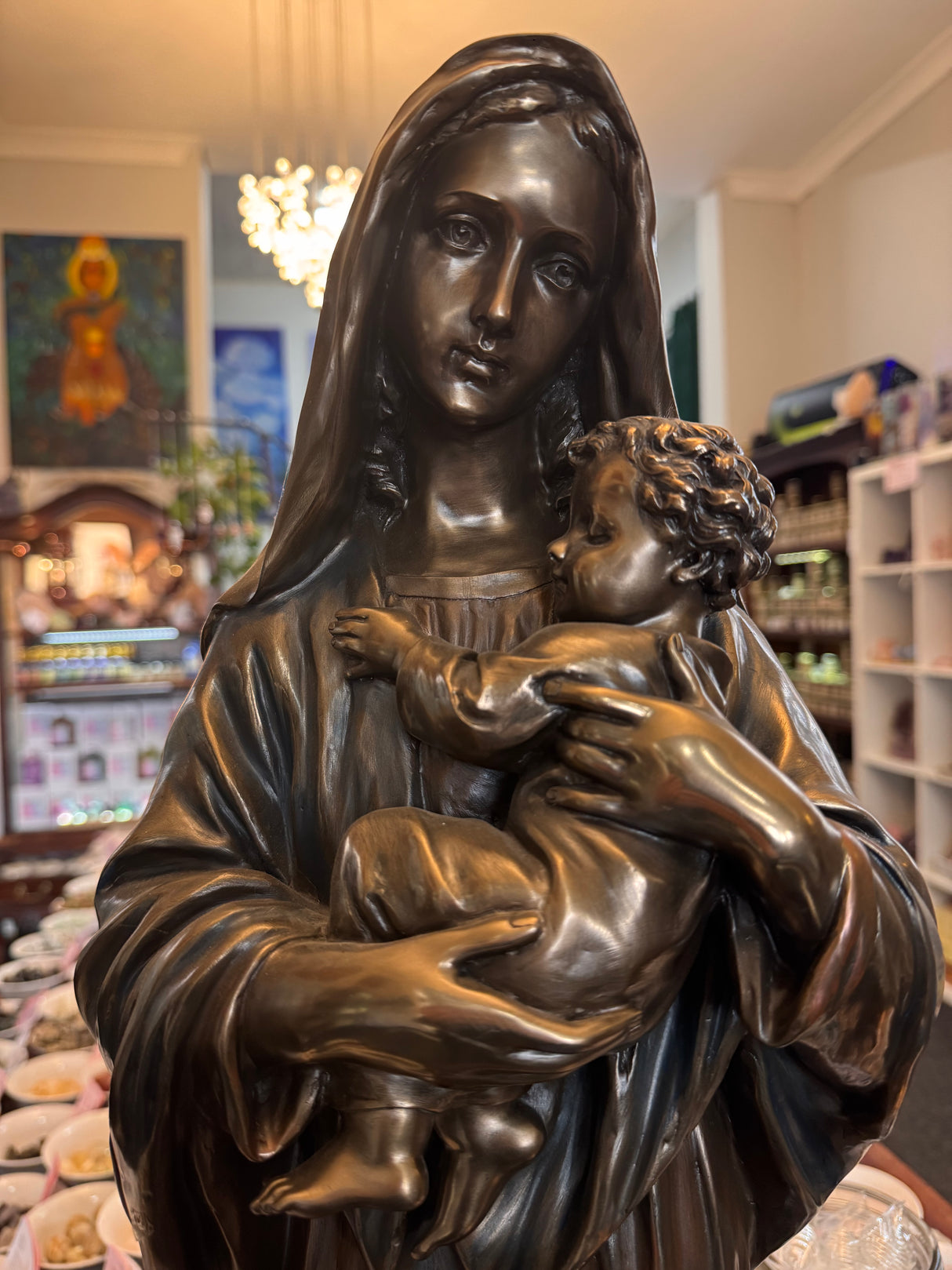 Mother Mary Holding Baby Jesus – Statue of Love, Grace & Devotion