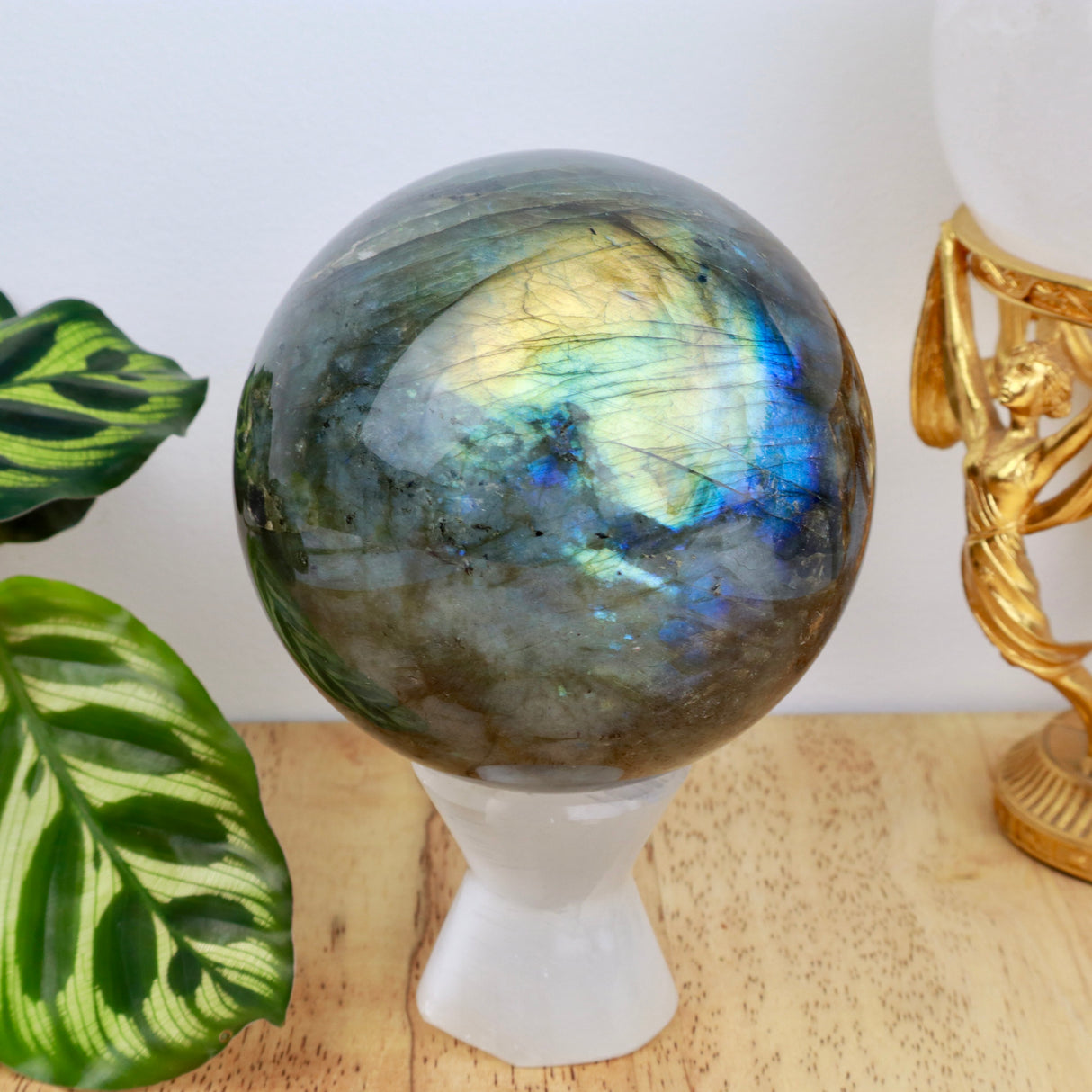 Flashy Labradorite Sphere 1.239kg (10cm) – Stone of Magic, Protection & Transformation