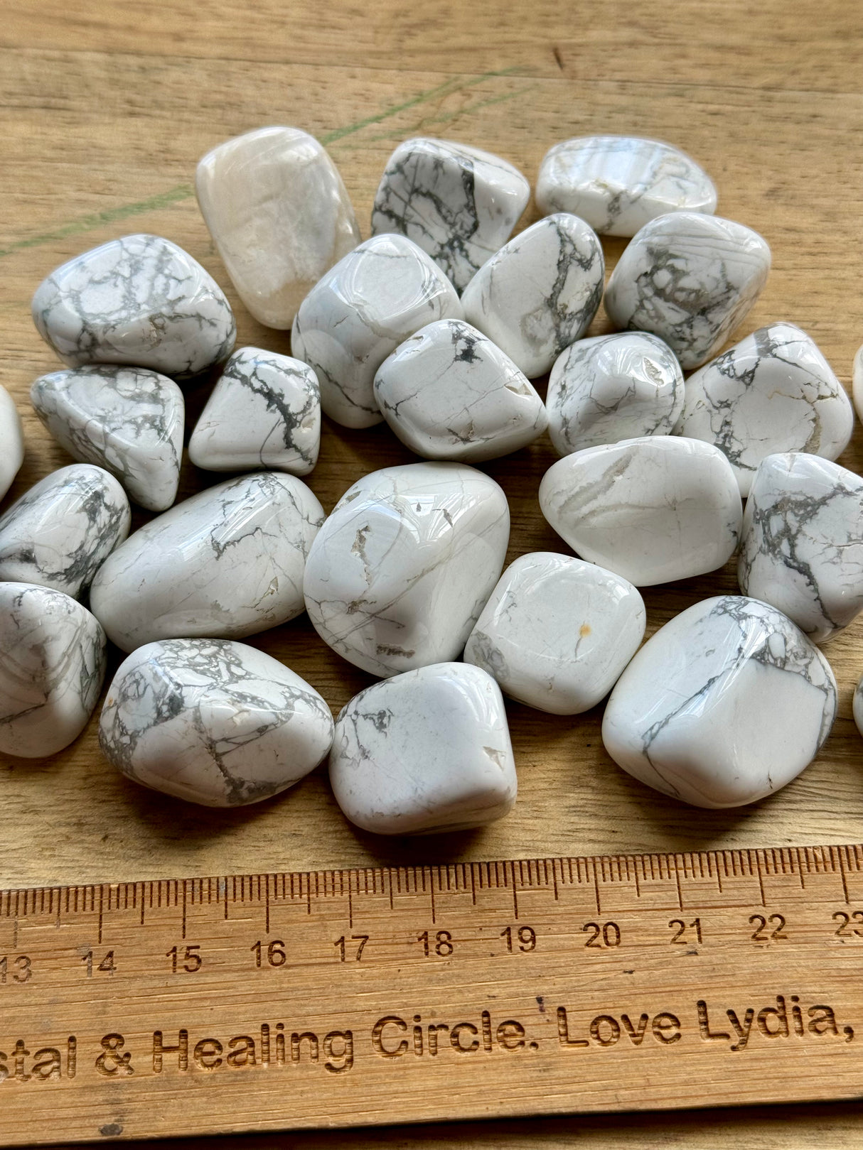 Howlite Tumbled Stone – Stone of Calm, Awareness & Patience
