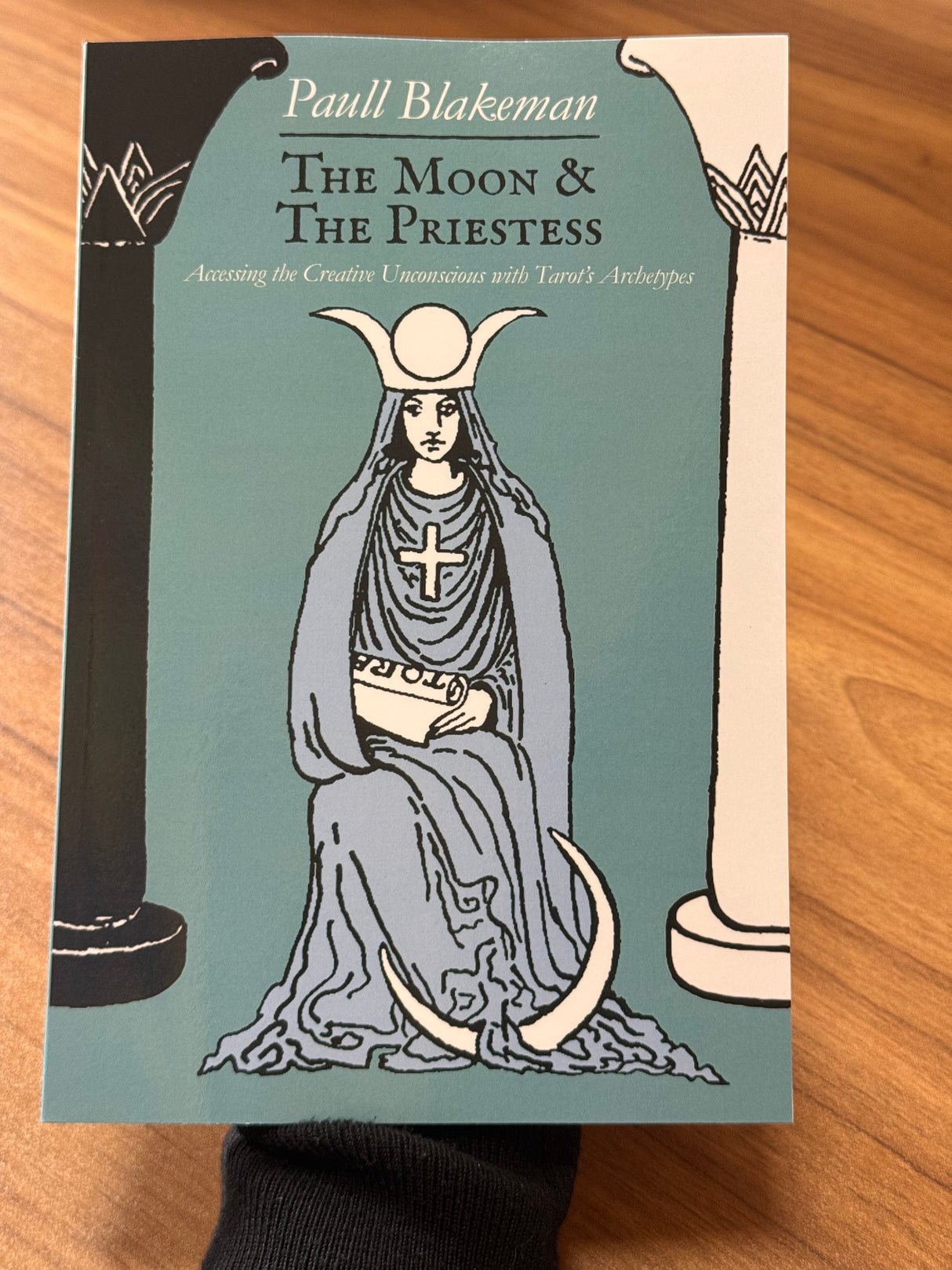 The Moon and the Priestess book cover by Paull Blakeman – Tarot archetypes and creative unconscious