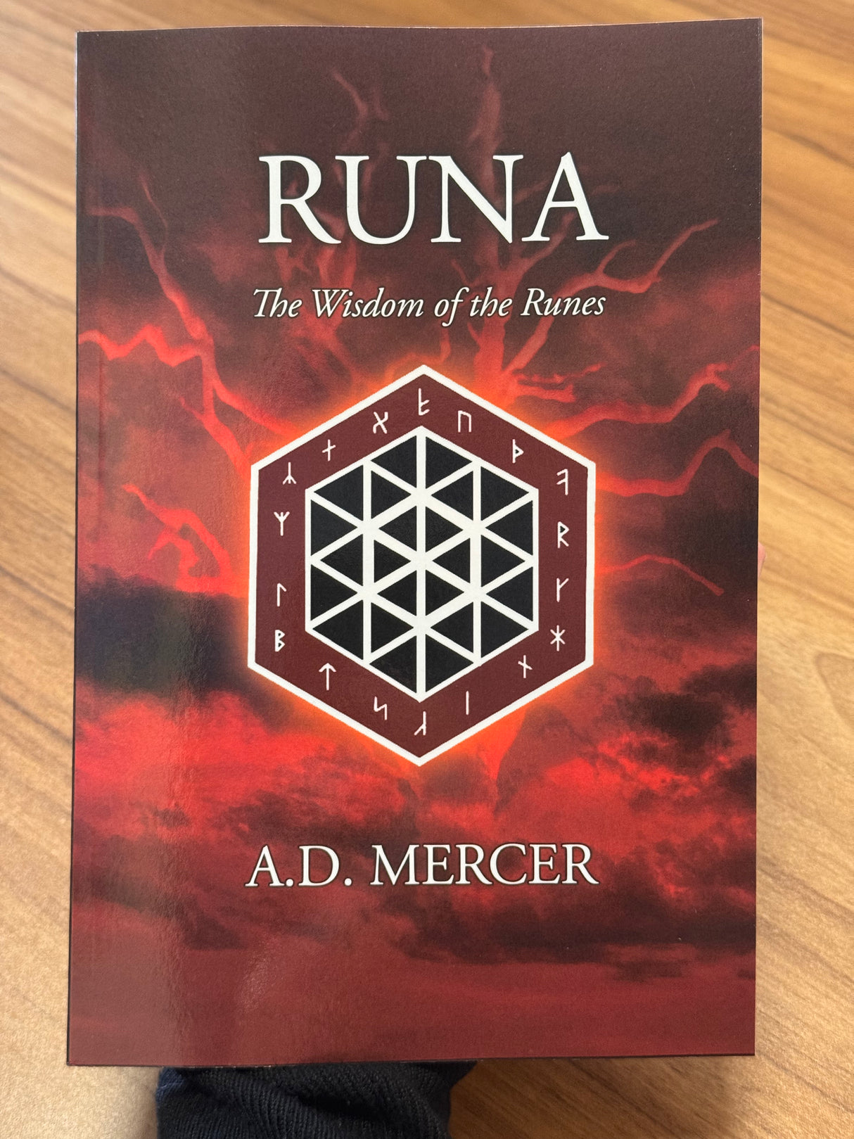 Runa: The Wisdom of the Runes - A.D. Mercer