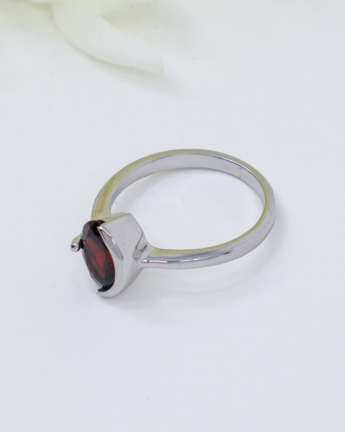 Garnet Sterling Silver Ring – Inner Flame | Size 7