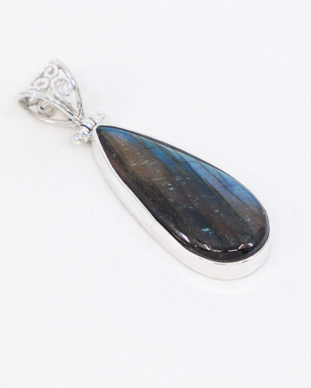 Labradorite Sterling Silver Pendant – The Shifting Veil | Intuition & Magic