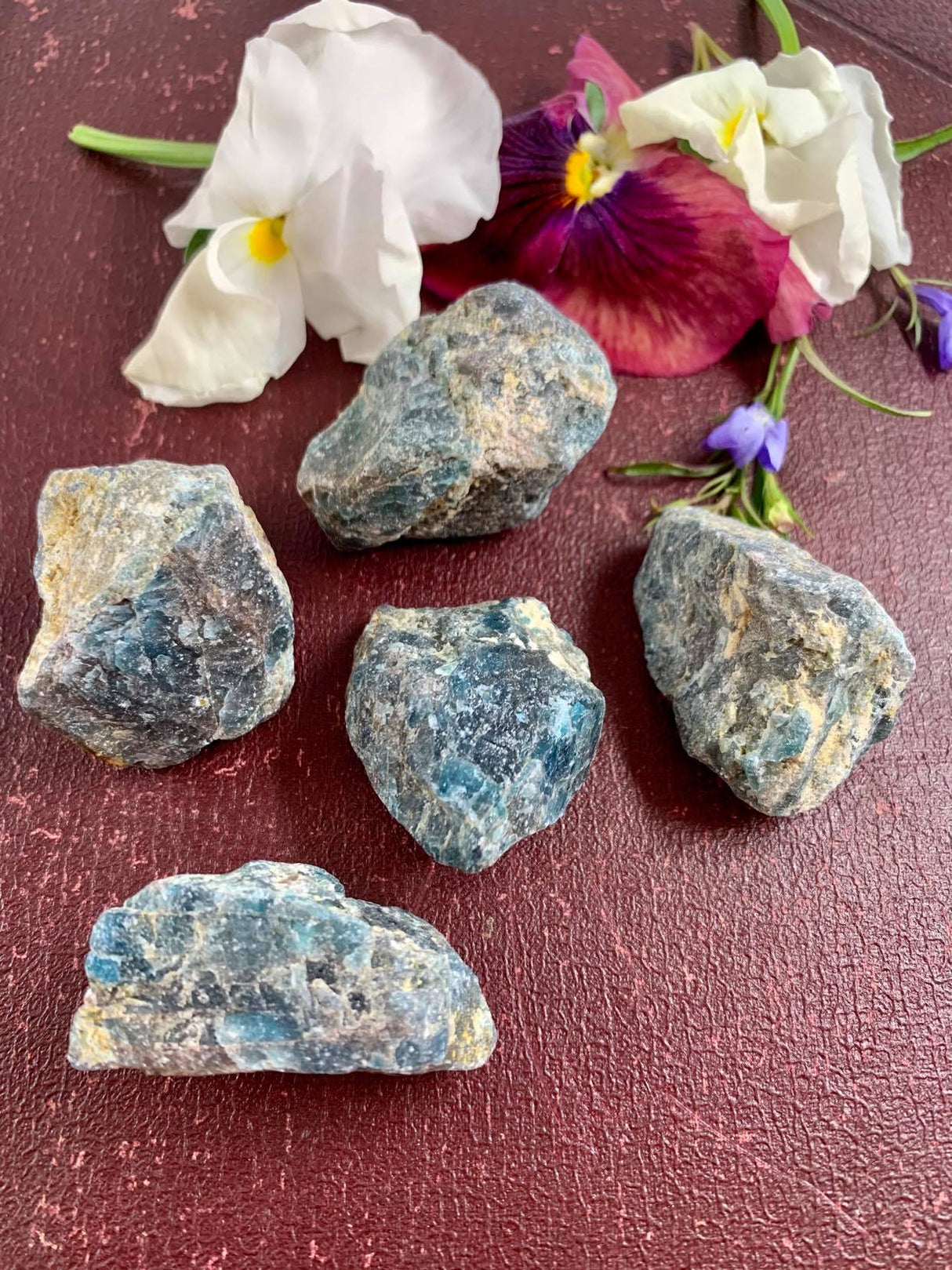 Apatite Natural - Balancing Energy