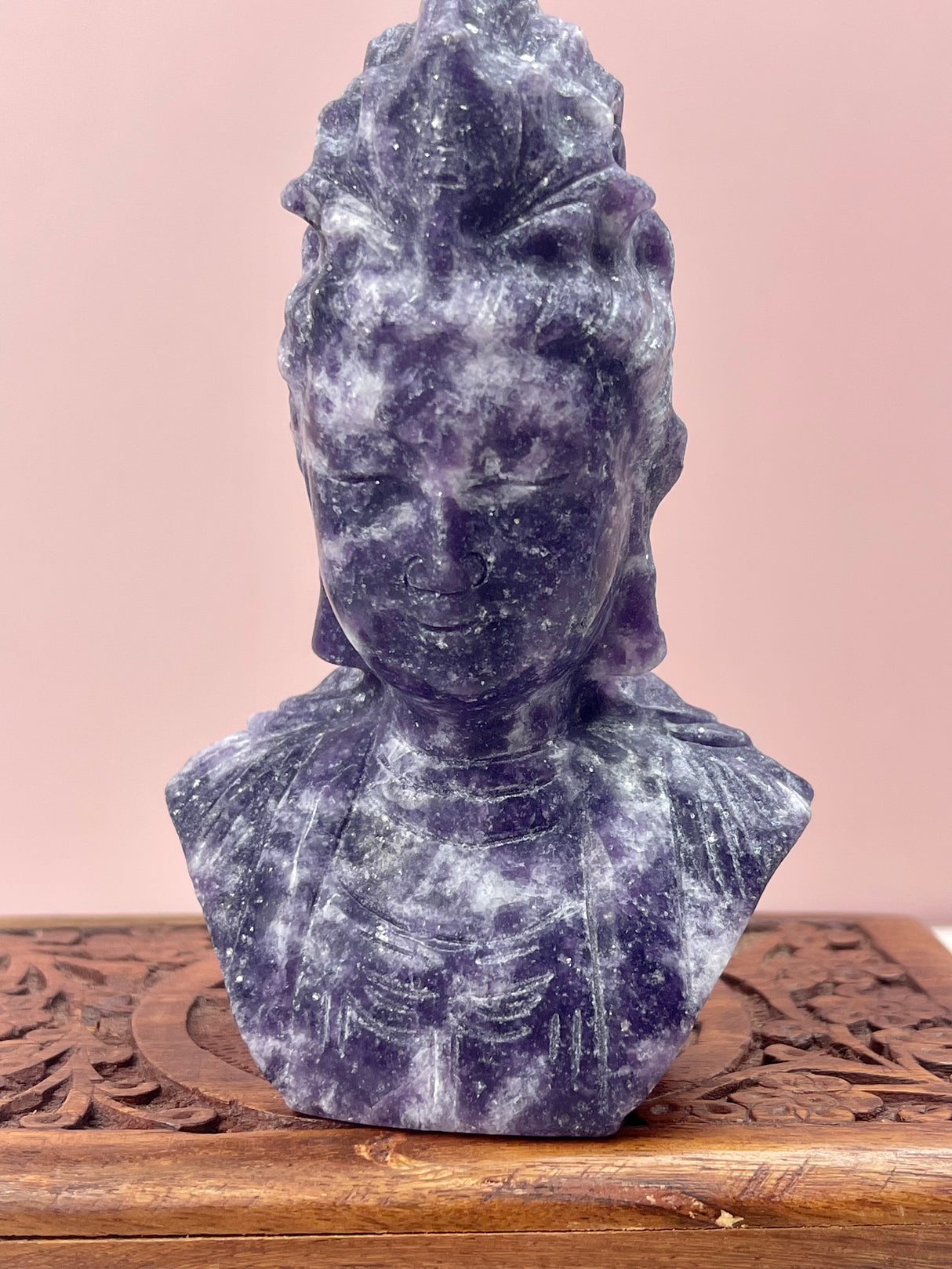 Lepidolite Goddess Kuan Yin Carving 404g - Balance. Calming.