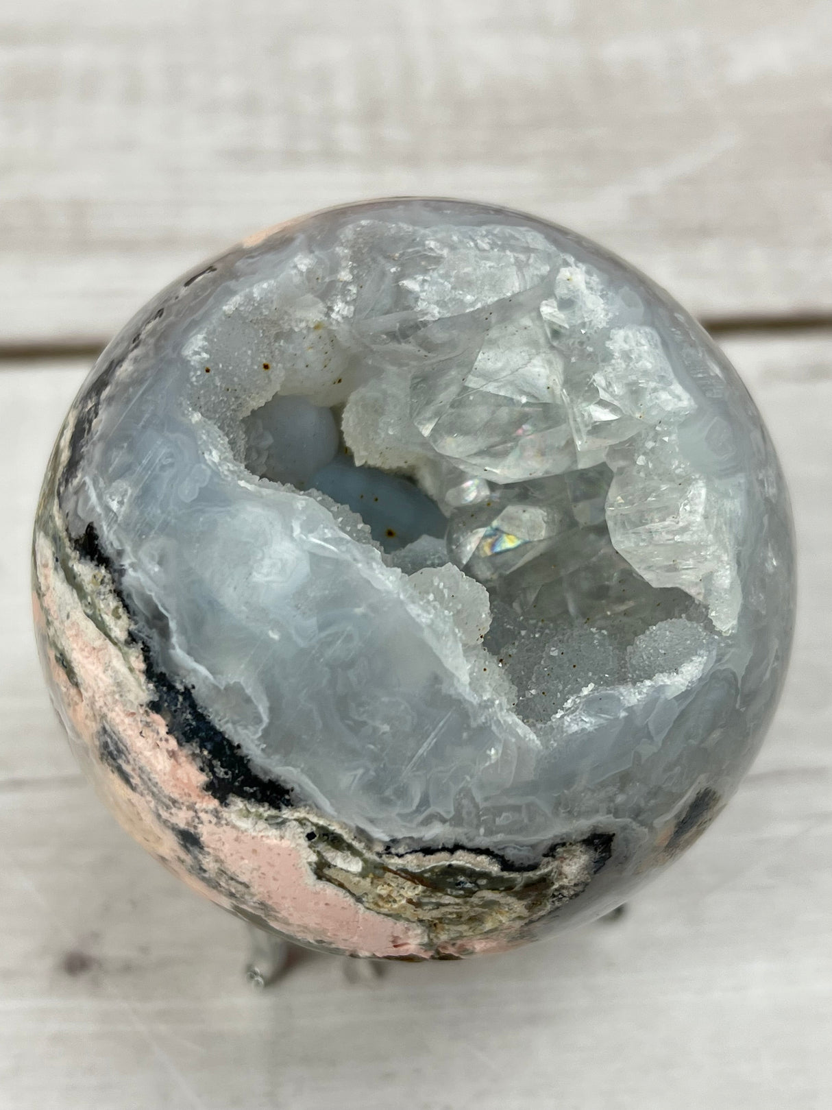 Druzy Agate Sphere 295g - Focus. Energetic Support.