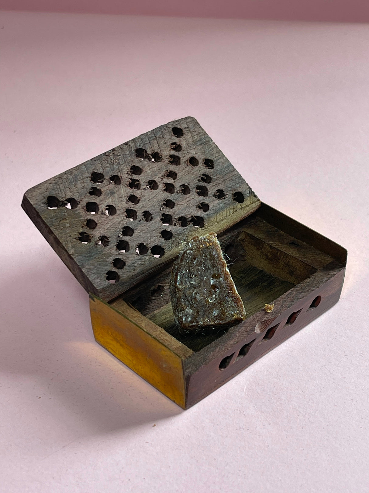 Brown Amber Resin in a Rosewood Box - Stress Relief. Anti-depressant. Grounding. Healing. Solar Spells.