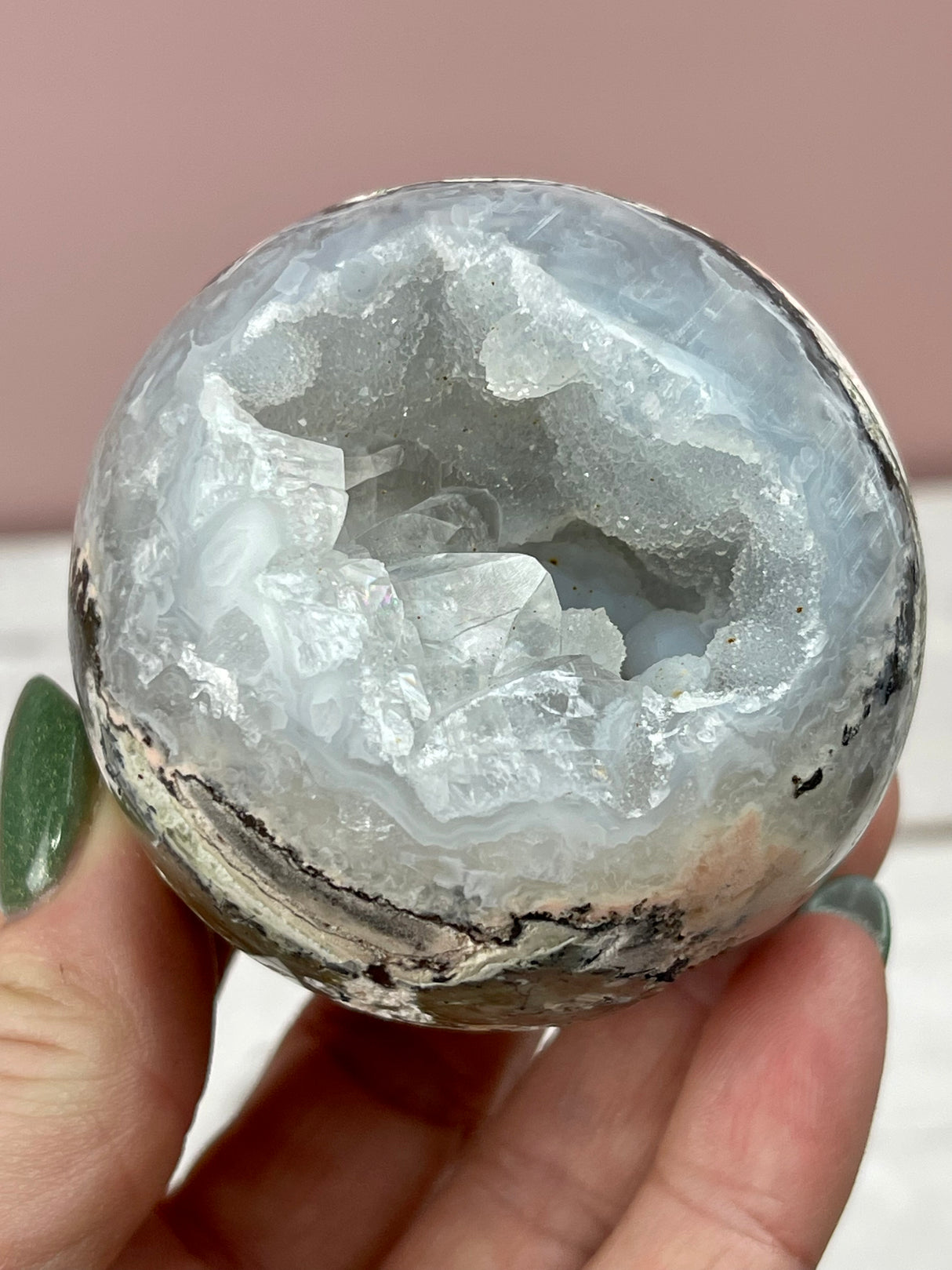 Druzy Agate Sphere 295g - Focus. Energetic Support.