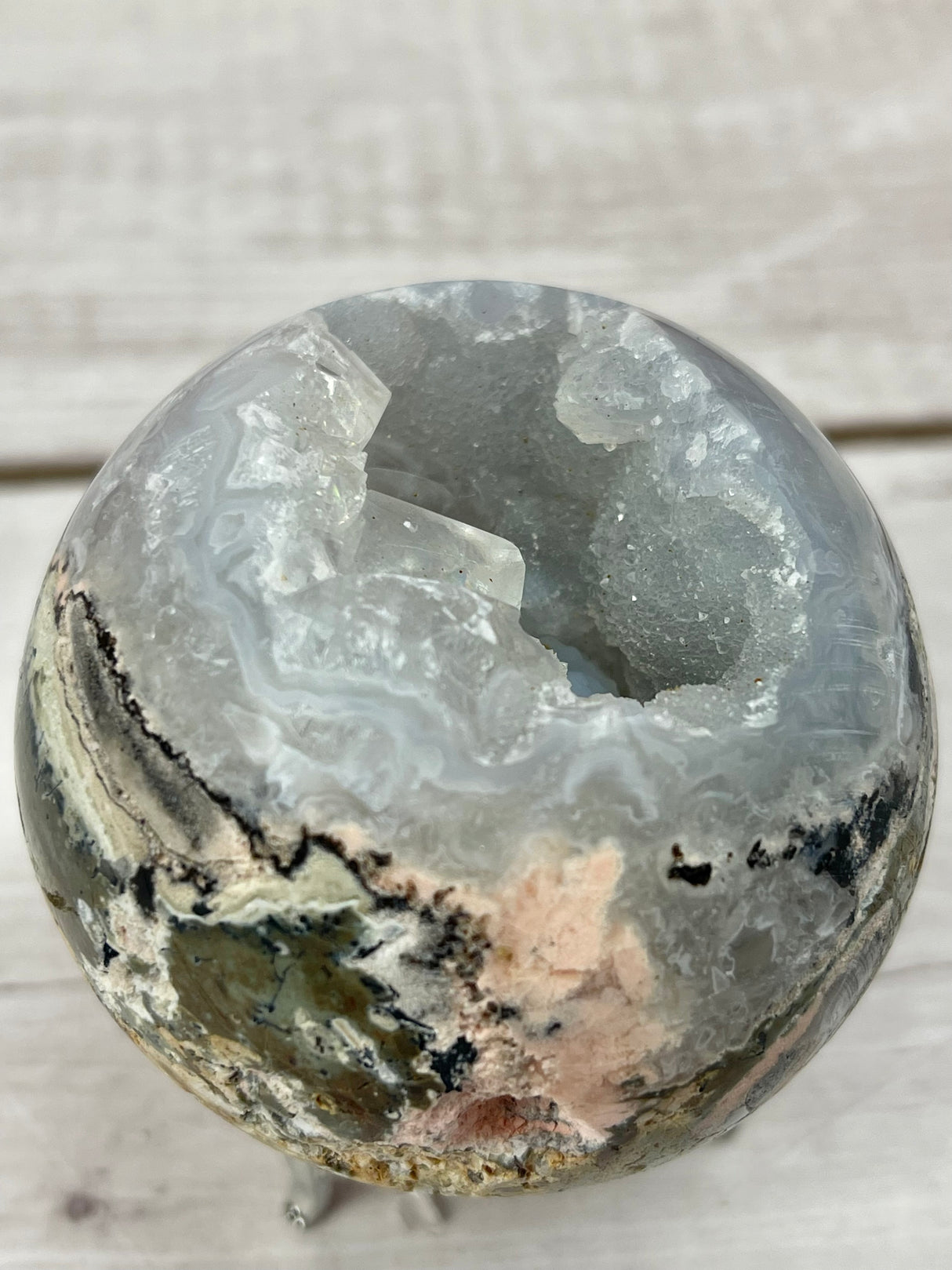 Druzy Agate Sphere 295g - Focus. Energetic Support.