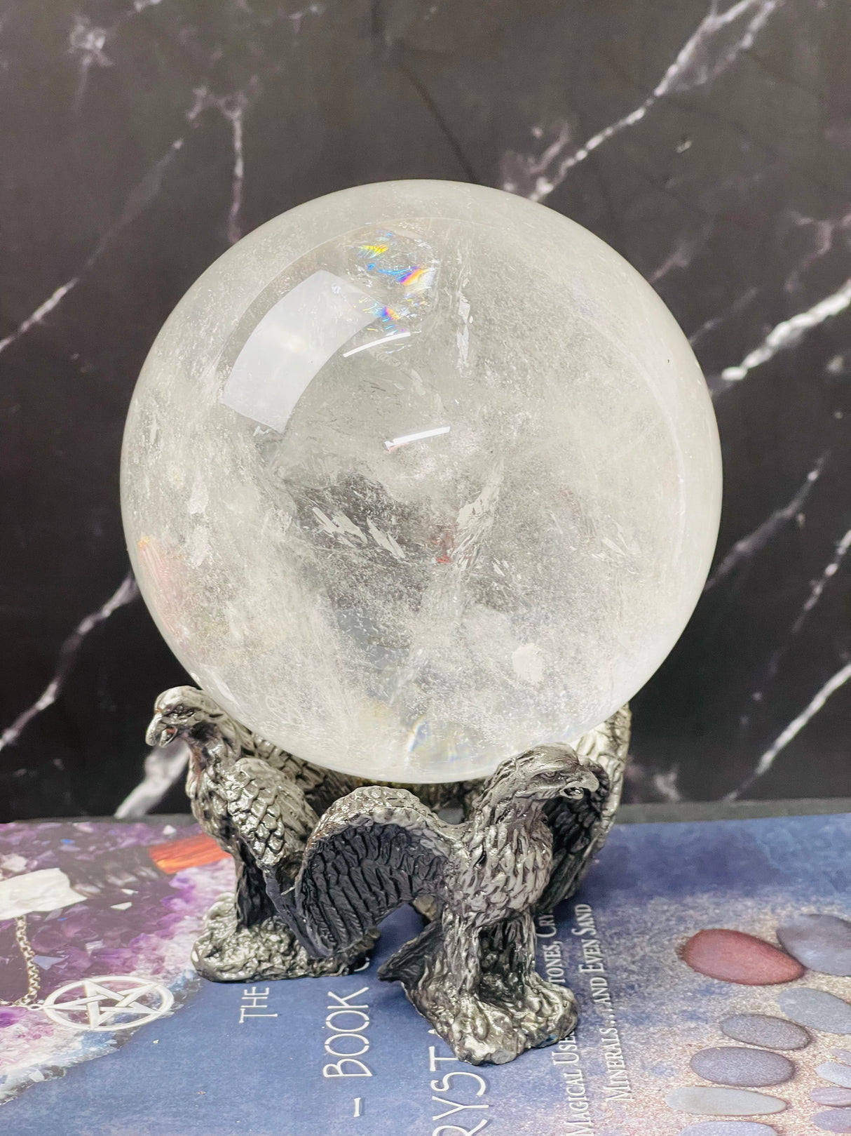 Clear Quartz Sphere from Madagascar - 1.764 kilo - 11cm - “I have the power to manifest all my dreams and desires”.
