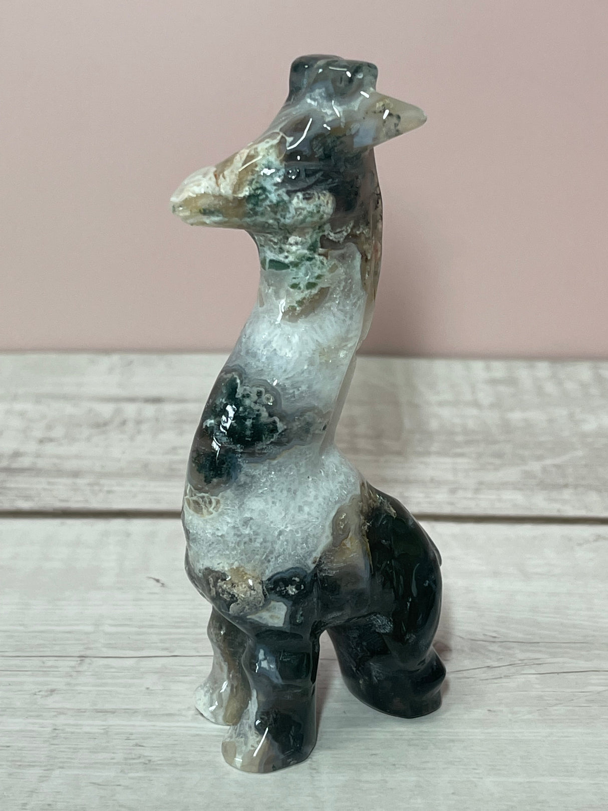 Agate Moss Giraffe Carving - Nature Spirits