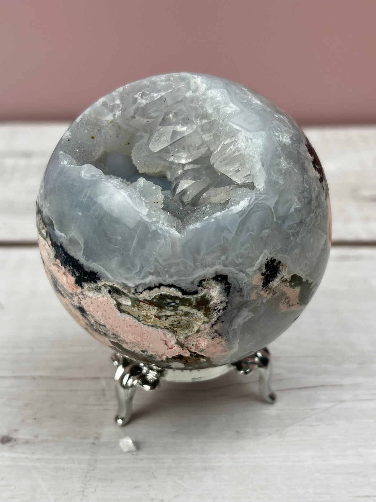 Druzy Agate Sphere 295g - Focus. Energetic Support.