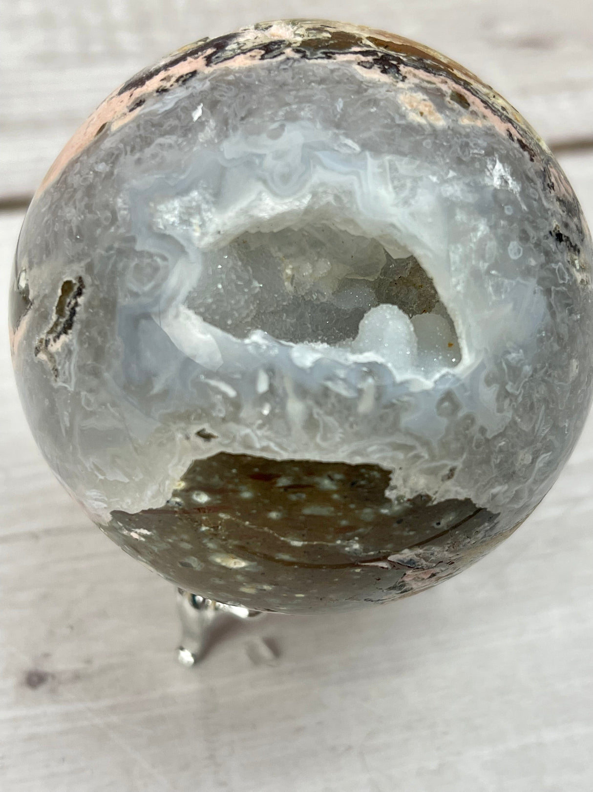 Druzy Agate Sphere 295g - Focus. Energetic Support.