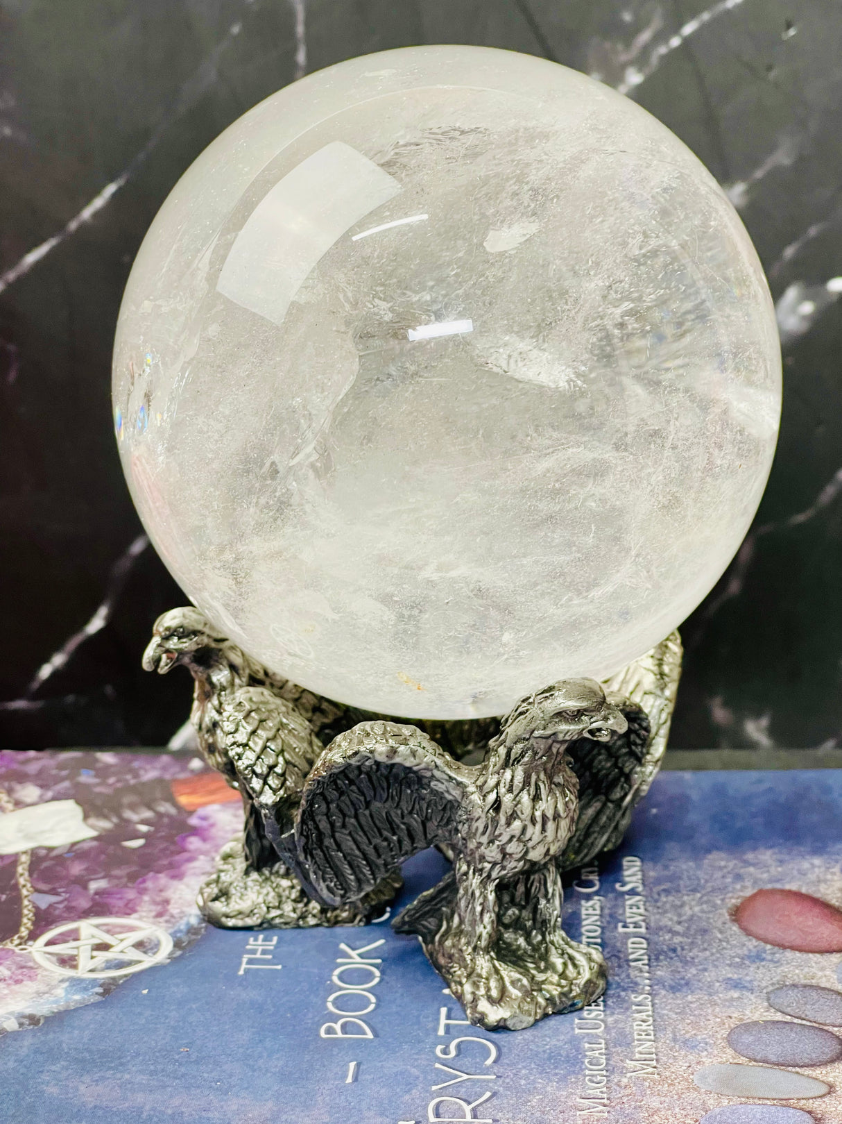 Clear Quartz Sphere from Madagascar - 1.764 kilo - 11cm - “I have the power to manifest all my dreams and desires”.