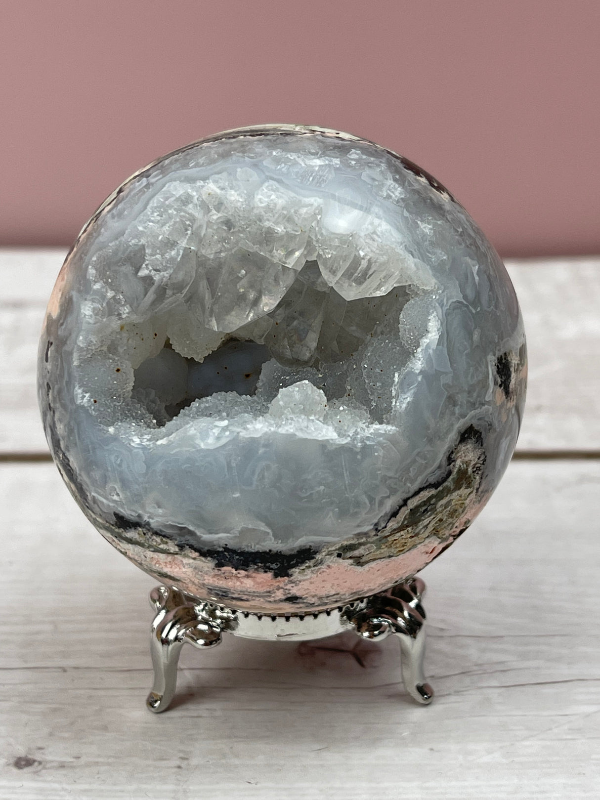 Druzy Agate Sphere 295g - Focus. Energetic Support.
