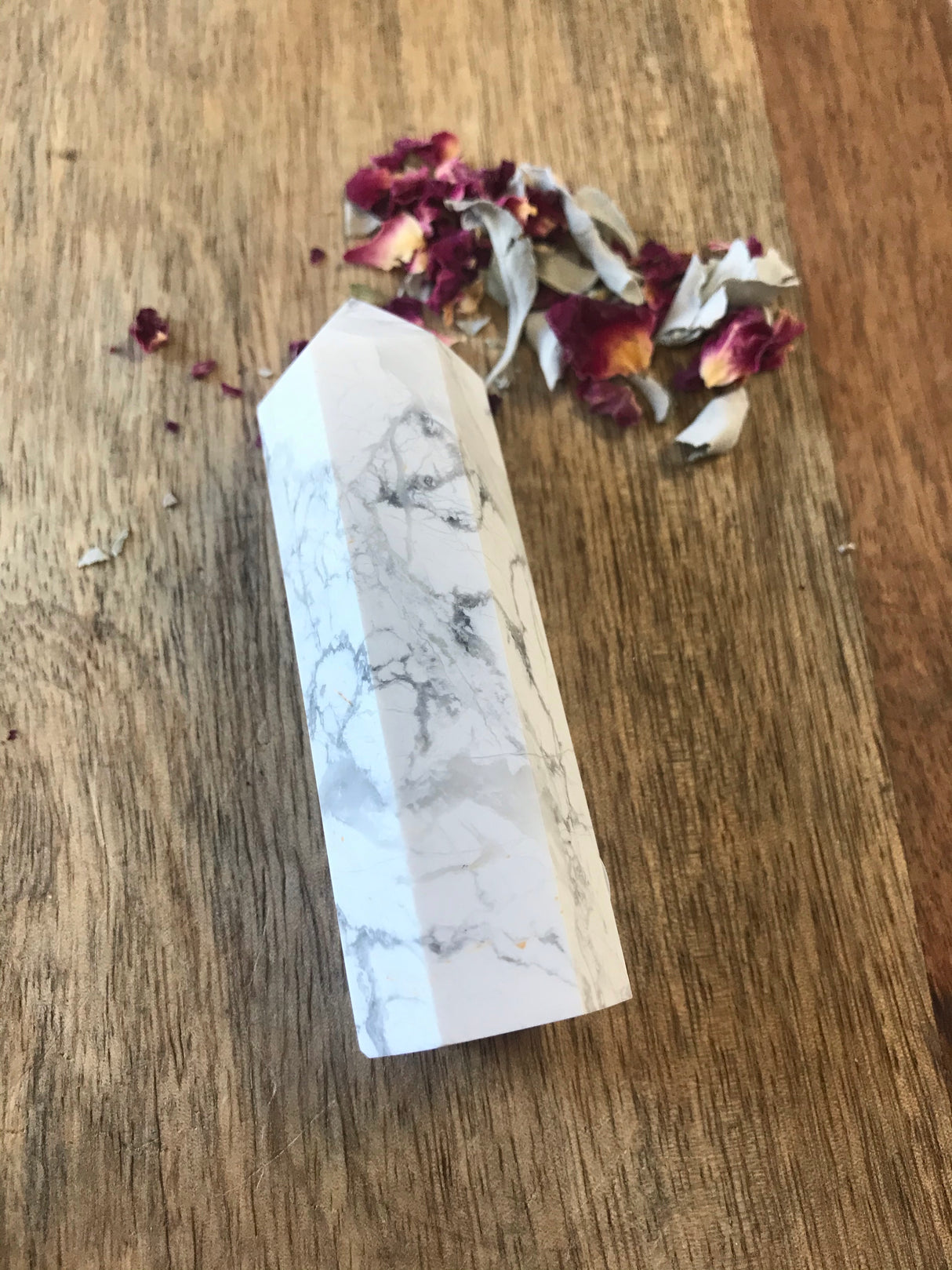 Howlite Point - Insomnia