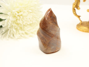 Peach moonstone flame crystal with natural shimmer 455g for emotional healing and feminine energy
