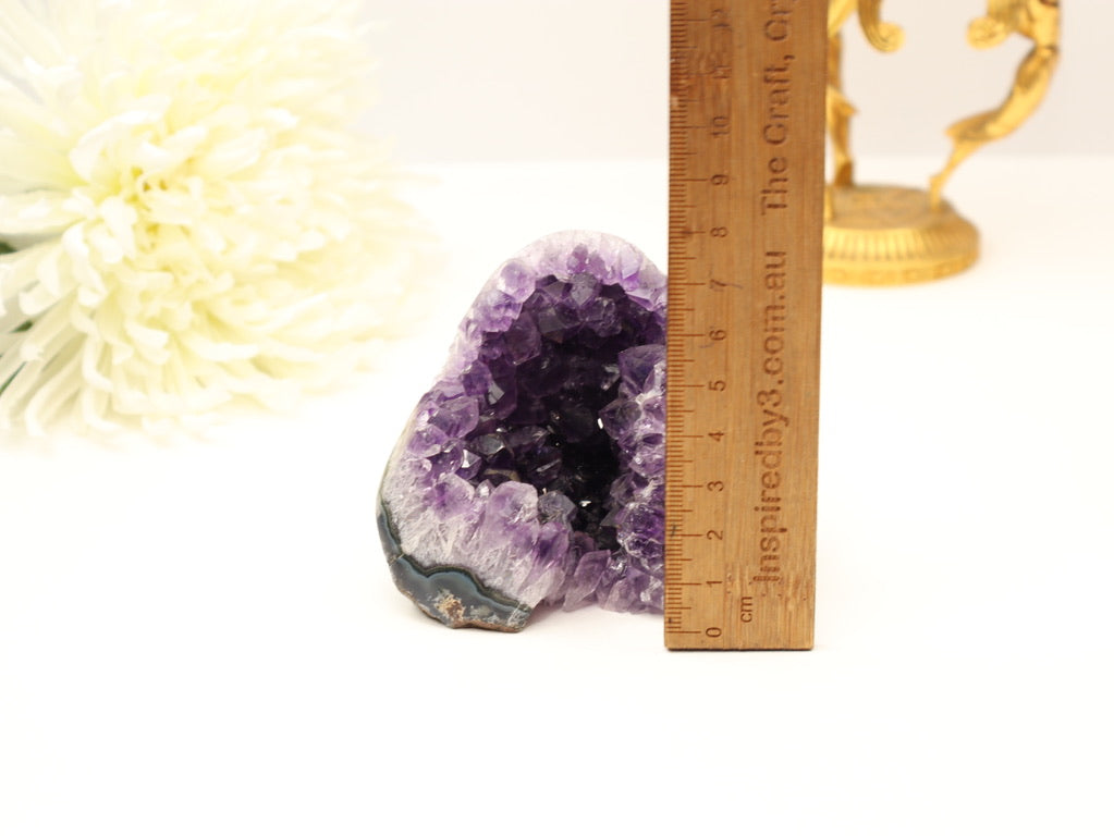 Amethyst Geode Cave | 8.5cm | 394g | Protection & Intuition