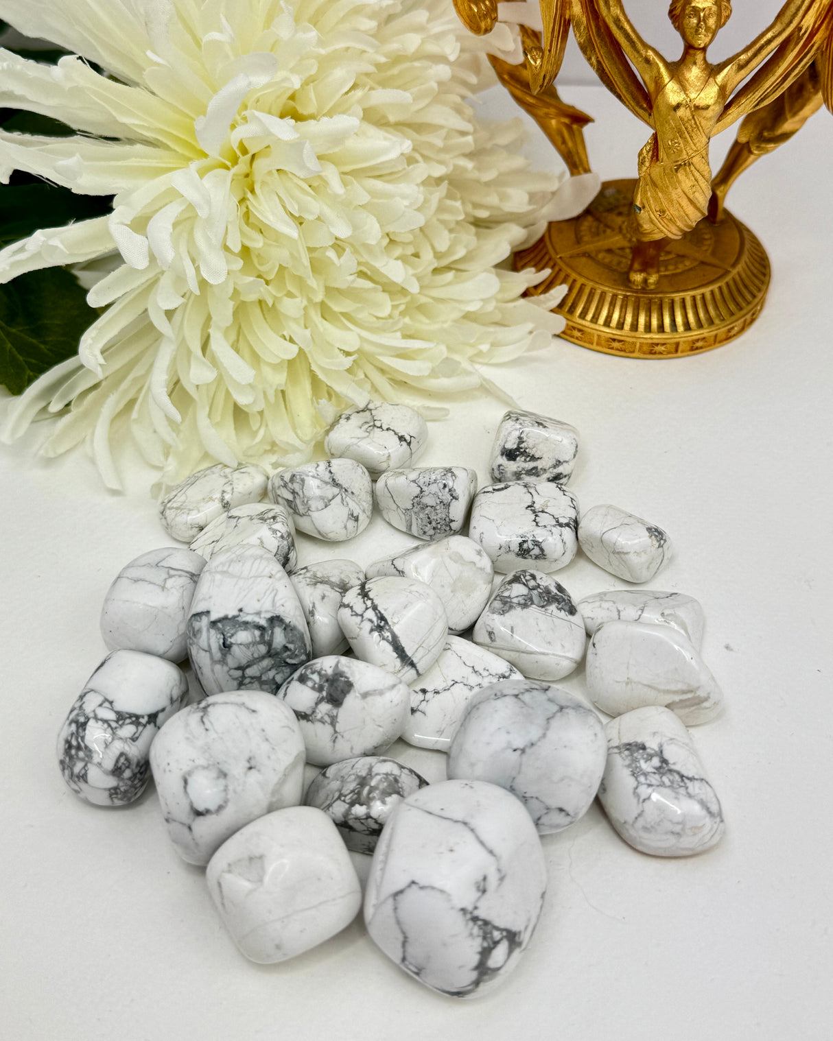 Howlite Tumbled Stone – Stone of Calm, Awareness & Patience