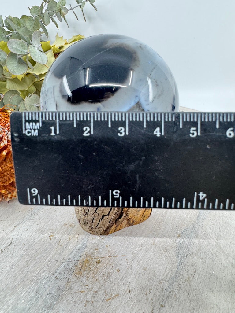 Banded Black Agate Sphere 350 g (6 cm) – Stone of Balance, Protection & Grounded Energy
