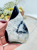 Black Banded Agate Flame 137g (8.5x5.5cm) – Stone of Grounding, Balance & Protection