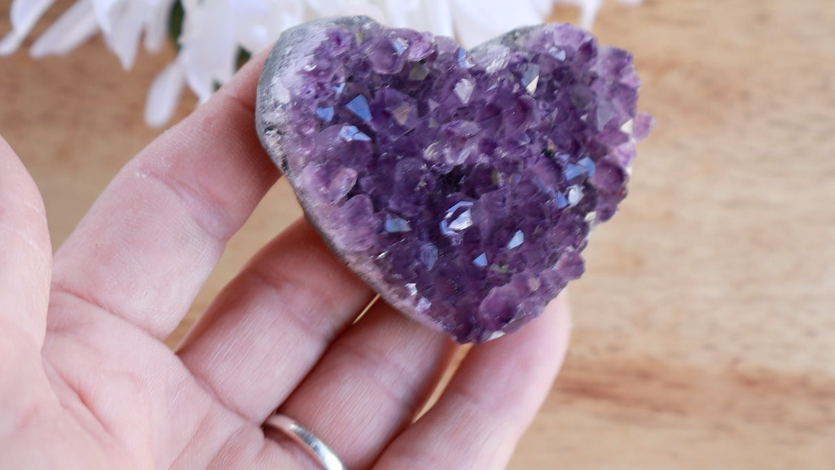 Amethyst Cluster Heart Crystal 6.5cm 105g – Natural Healing Stone