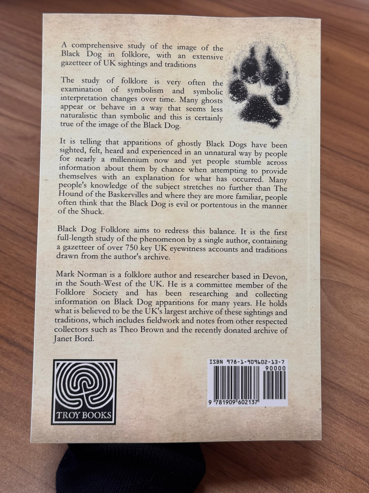 Black Dog Folklore -  Mark Norman