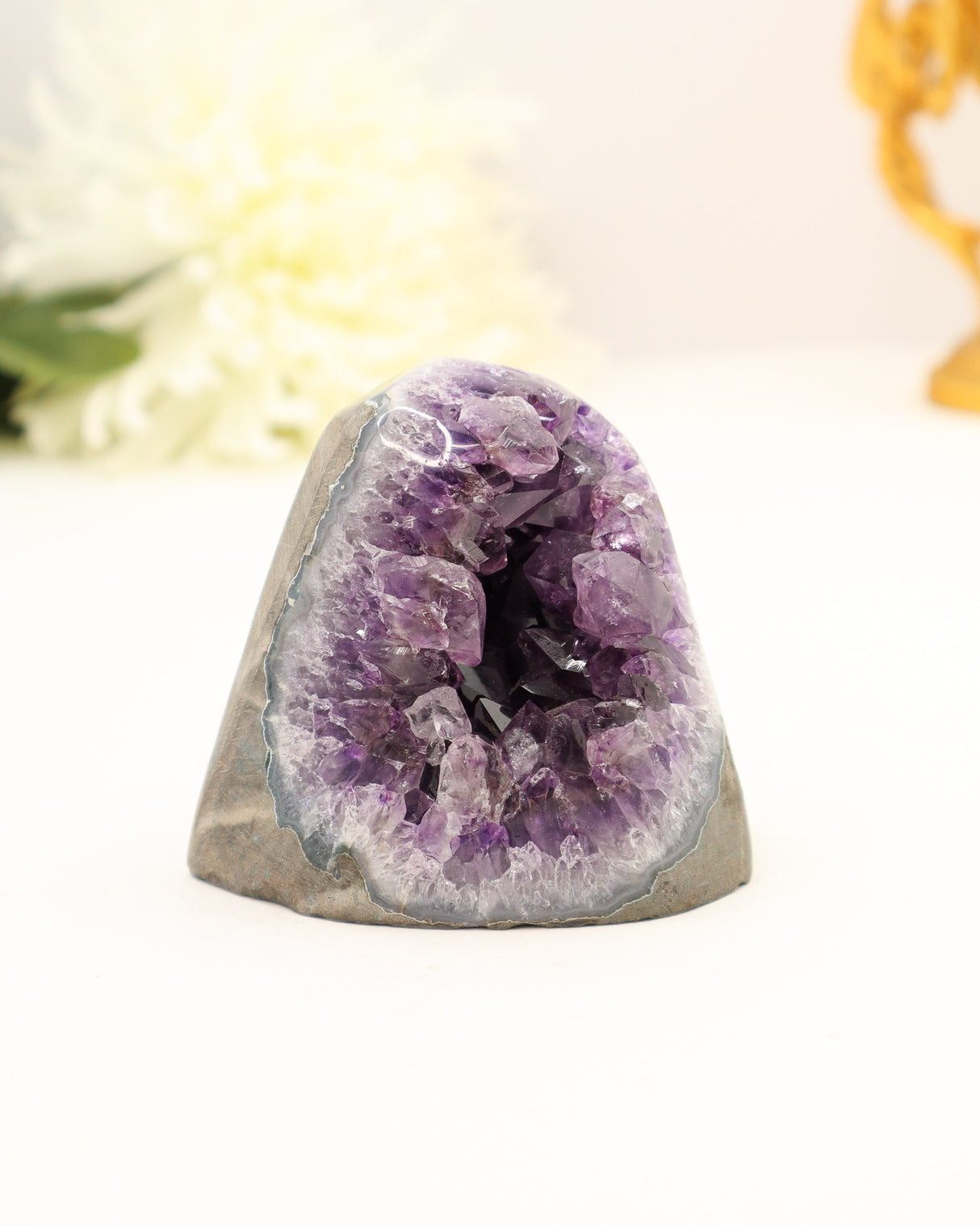 small amethyst cave cluster 416g dark purple crystal with agate edge