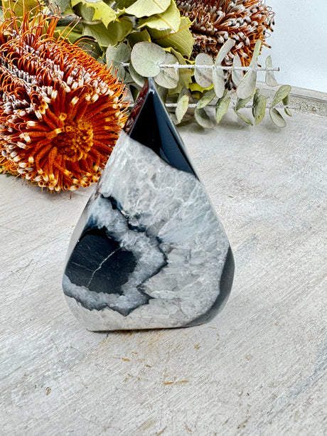 Black Banded Agate Flame 137g (8.5x5.5cm) – Stone of Grounding, Balance & Protection