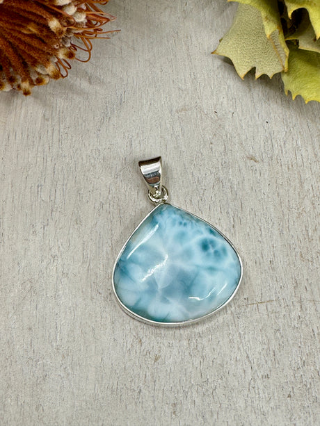 Larimar Pendant #6 – 10.33g (4x3cm) – .925 Silver – Stone of Calm Communication & Feminine Wisdom