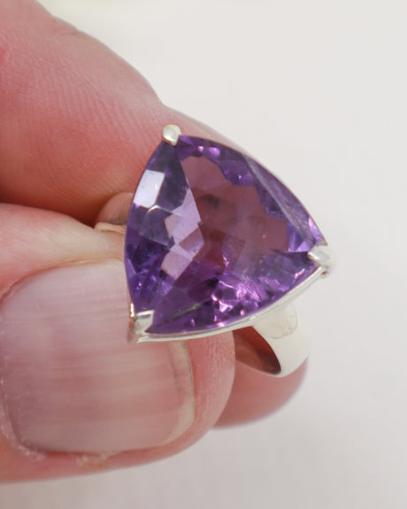 Brazilian Amethyst trillion cut ring size 8 in .925 sterling silver with natural purple faceted gemstone – crystal jewellery Australia.
