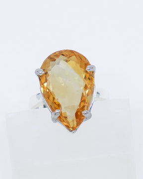 Brazilian Citrine Golden Sovereign sterling silver ring Size 8 with large pear-cut golden Citrine gemstone in .925 silver.