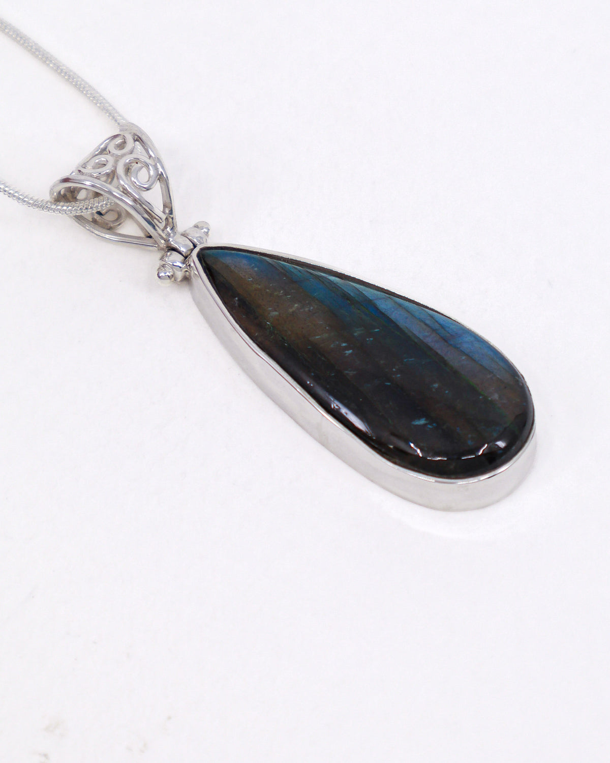 Labradorite Sterling Silver Pendant – The Shifting Veil | Intuition & Magic
