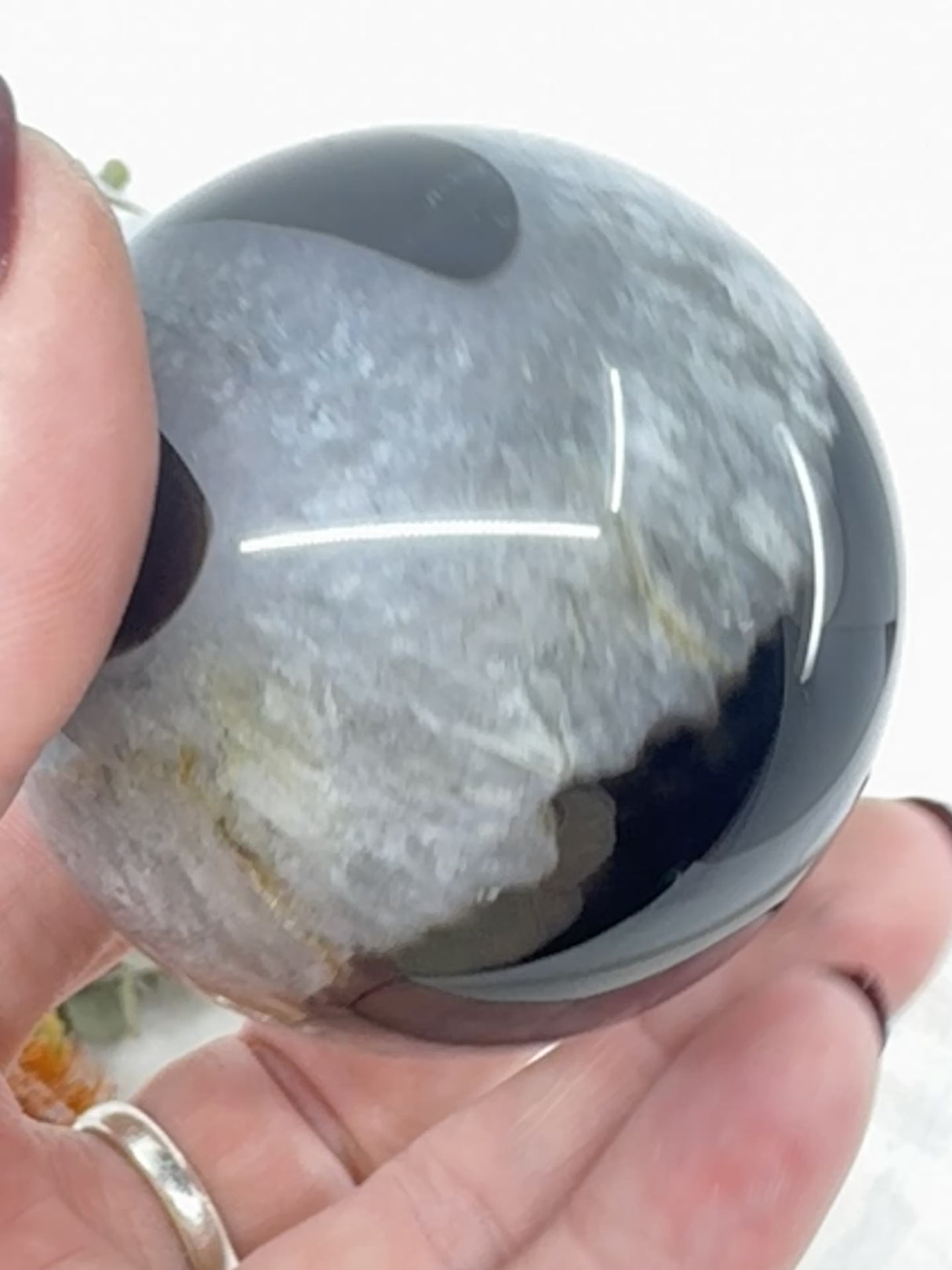 Banded Black Agate Sphere 270 g (5.5 cm) – Stone of Stability, Grounding & Emotional Balance