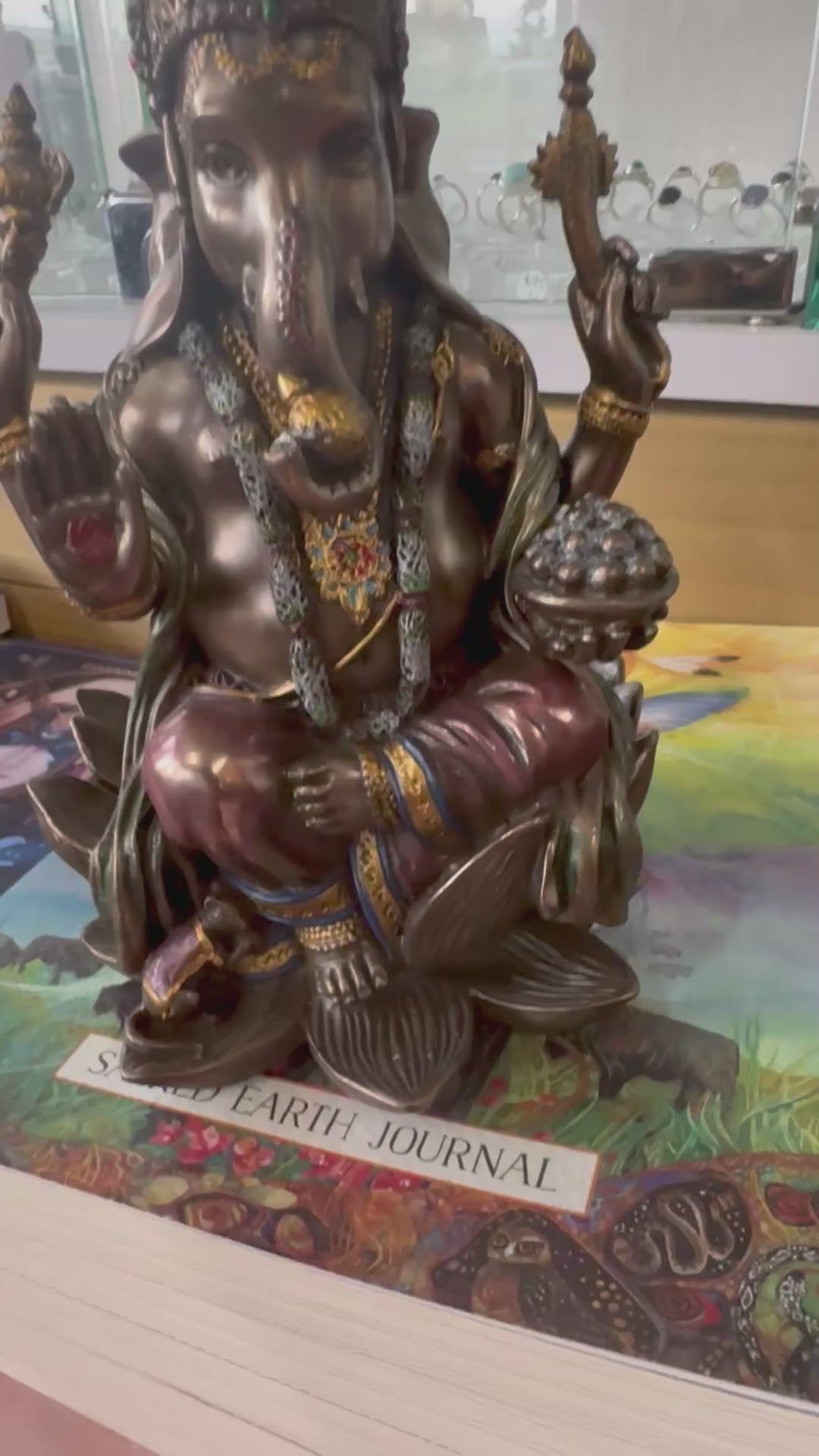Detailed bronze Ganesha statue – remover of obstacles and guardian of new beginnings