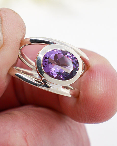 Amethyst “Violet Enchantment” Sterling Silver Ring – Size 7