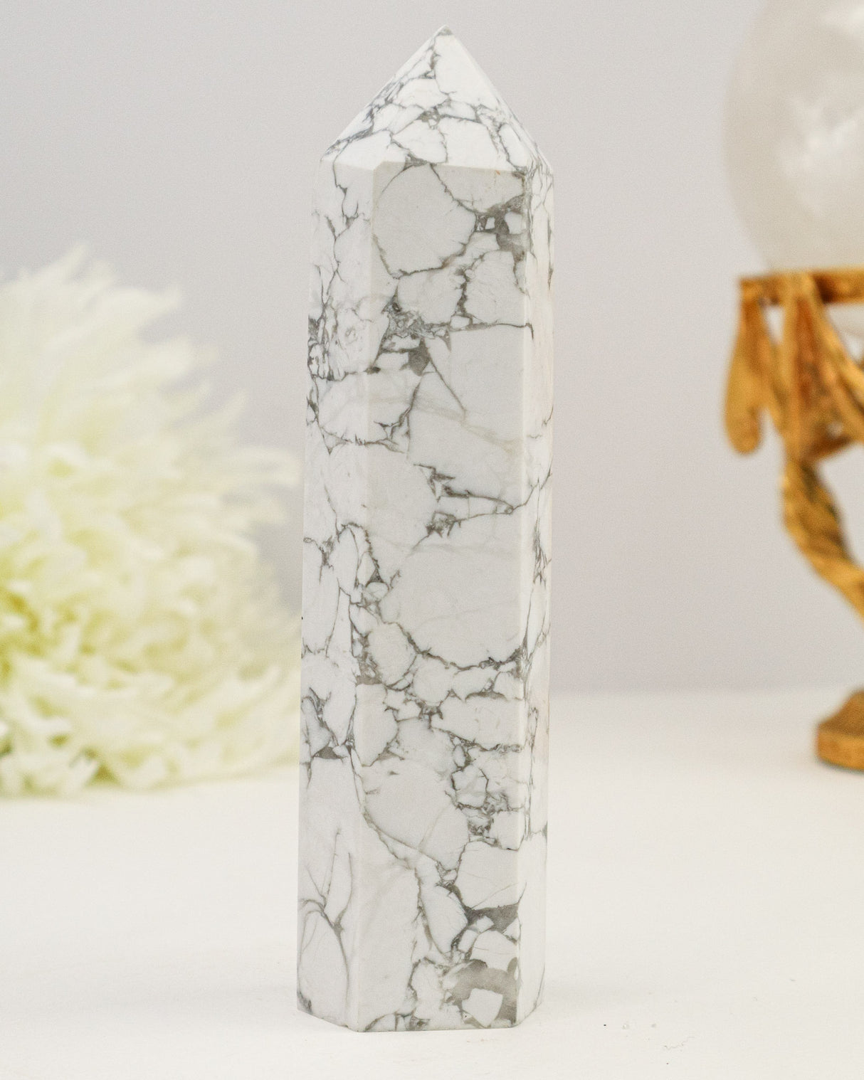 White Howlite Tower | 15cm | 370g | Calm & Peace