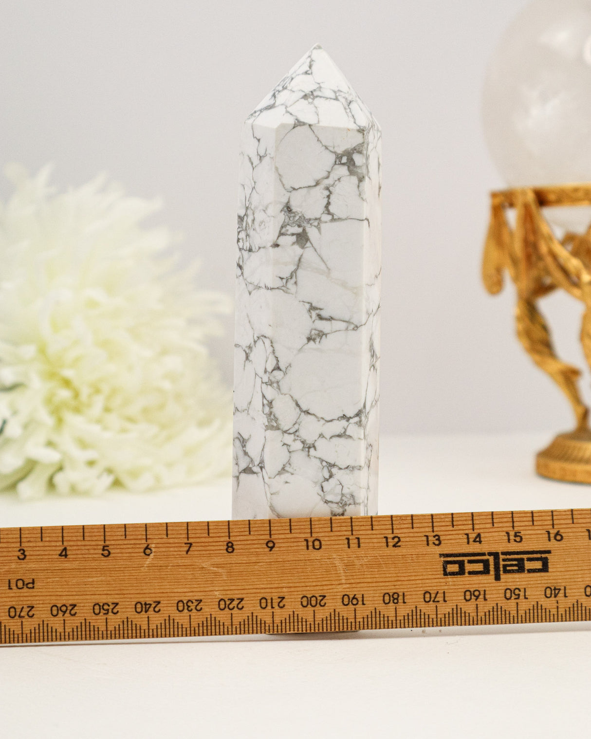 White Howlite Tower | 15cm | 370g | Calm & Peace