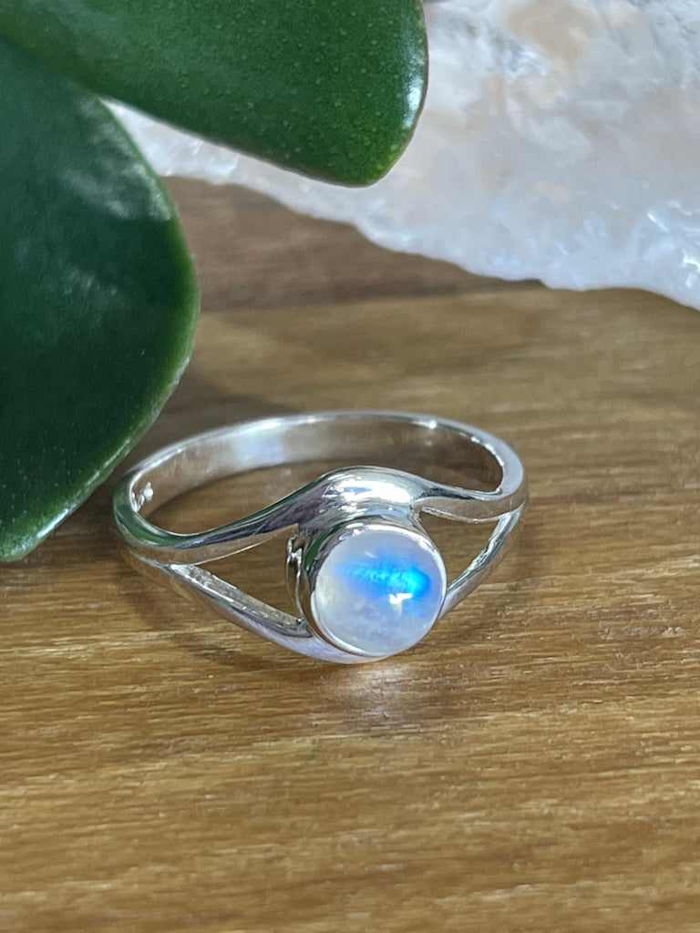 Rainbow Moonstone Silver Ring - Size 9
