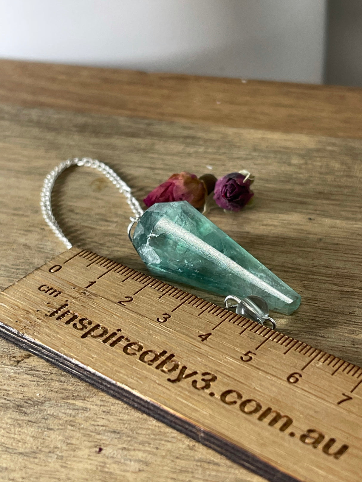 Green Fluorite Pendulum with Chakra Chain – Energy Clearing & Mental Clarity