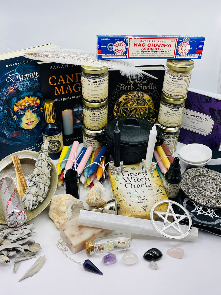 Witches Beginners Box - 75 items - The Craft.