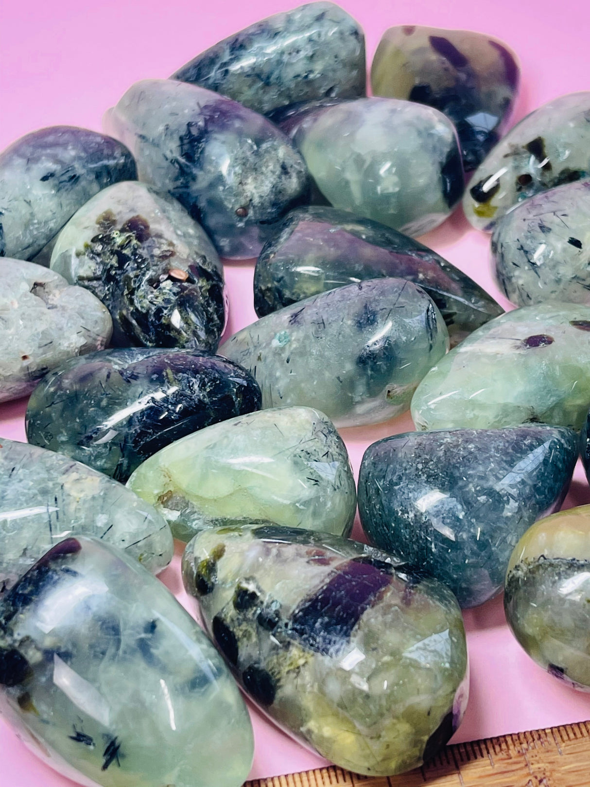 Prehnite Tumbled XL - Spiritual Growth.